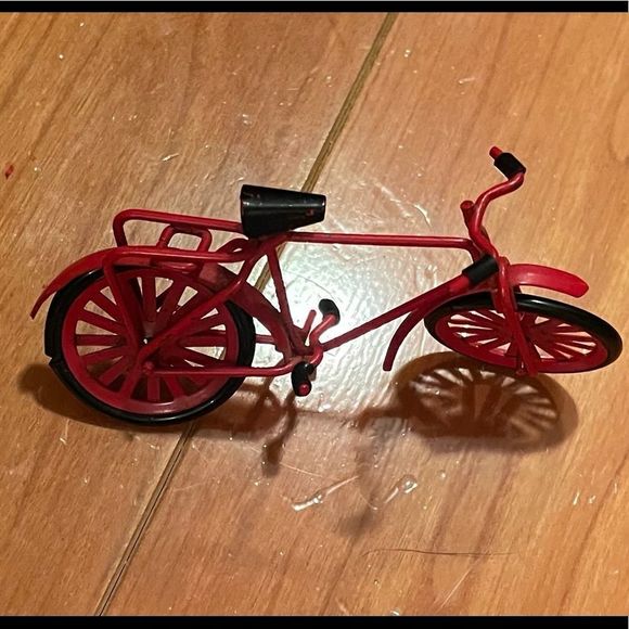Vintage Miniature Red Metal Bike for 1:12 scale - Picture 1 of 4